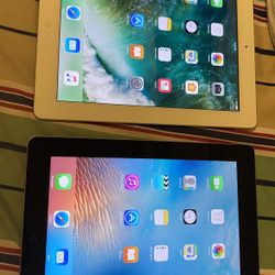 2 APPLE IPAD Lot