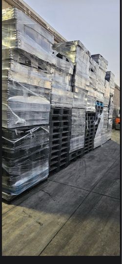 Plastic pallets- 42x42
