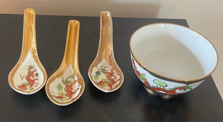 Korean Decorative Bowl and Spoon Set