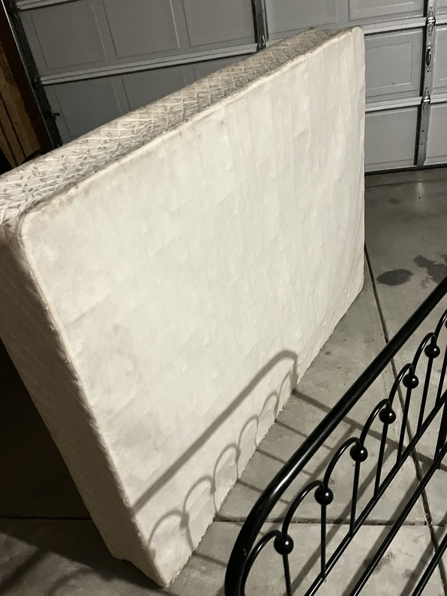 Full size bed box spring