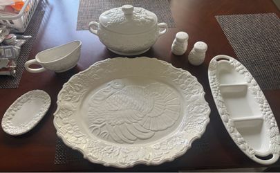Vintage Beautiful Holiday Platter and Serving Pieces