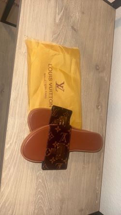 Louis Vuitton sandals dup