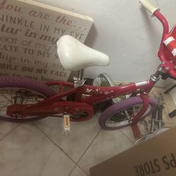 Girls John Deer Bike With Removable Training Wheels 