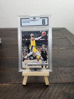 2019 Chronicles Panini #112 LeBron James  Graded 8