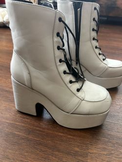 Mata size 9 women’s reflective, white fashion boots
