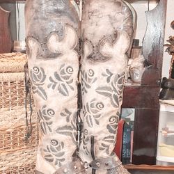 Beautiful Women’s Sz 10 CORRAL Knee High Boots