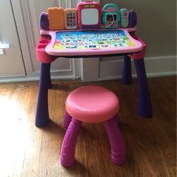 Learning table With Minnie Mouse Cooking Stove
