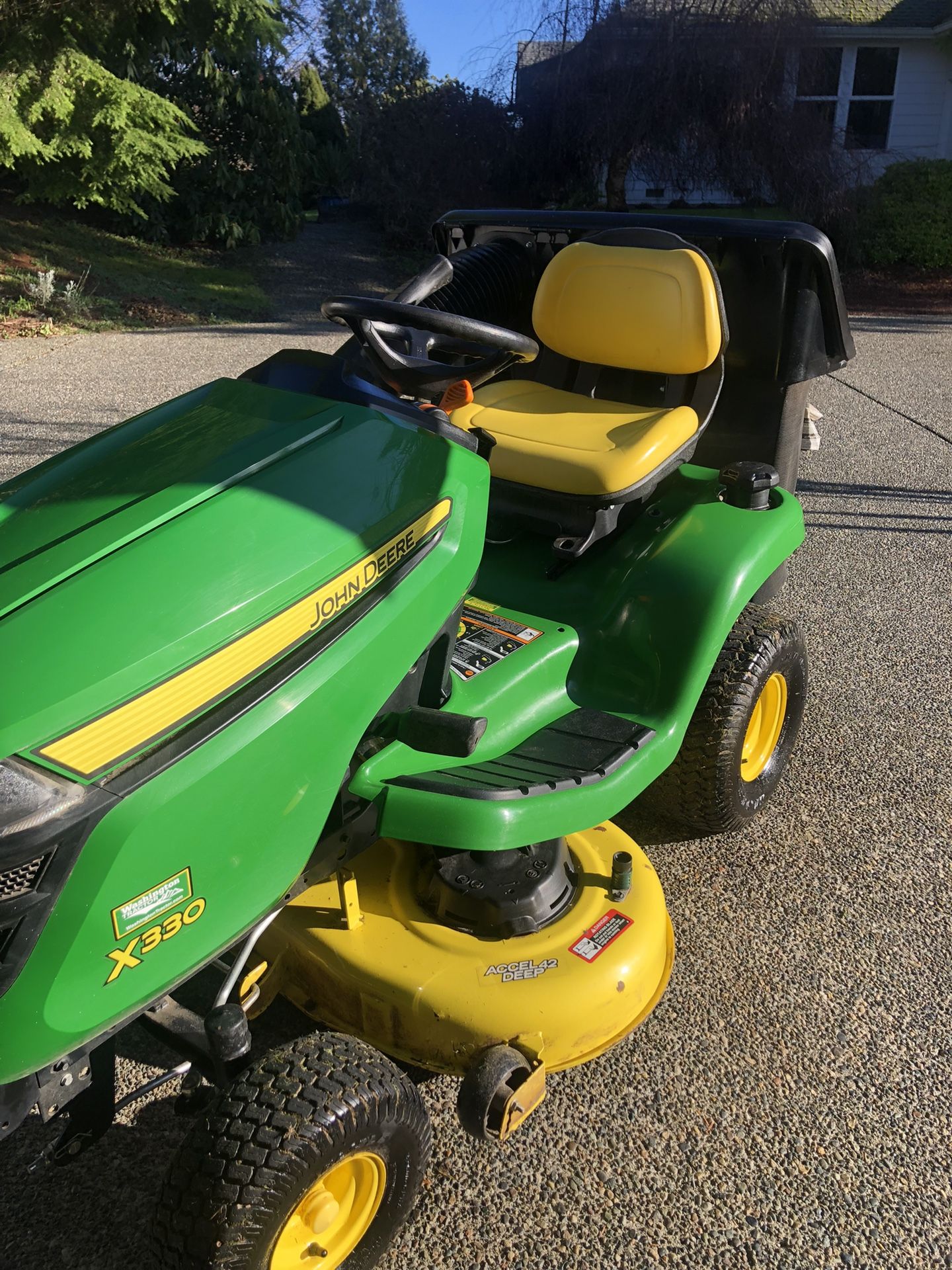 John Deere X330 Lawn Tractor for Sale in Bonney Lake, WA OfferUp