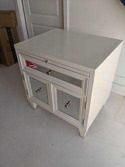 Nightstand 