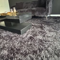 Sofa Y Mesa De Centro. Couch And Coffee Table.