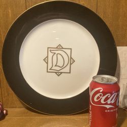 Disneyland Hotel Charger 