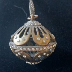 Vintage Style Filigree Sphere Pendant Necklace – Antique Gold Tone