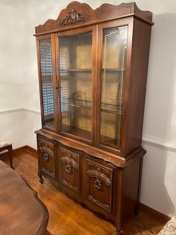 China Cabinet Lighted