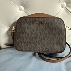 Michael Kors Crossbody
