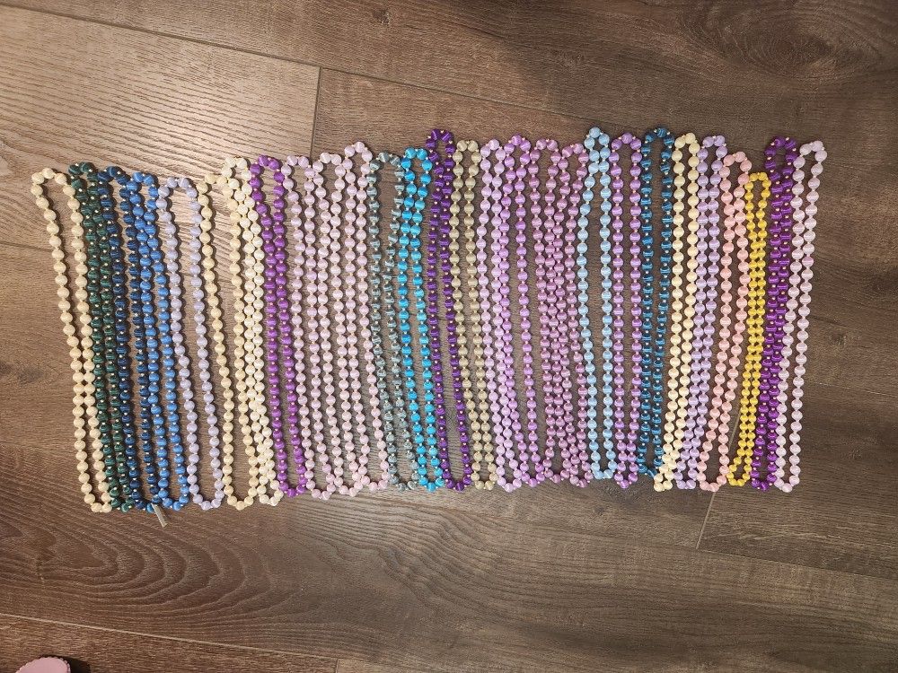 28 beautiful decorative necklaces, various colors, 26 inch, all for $5
