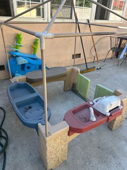 Kids grill and splash center