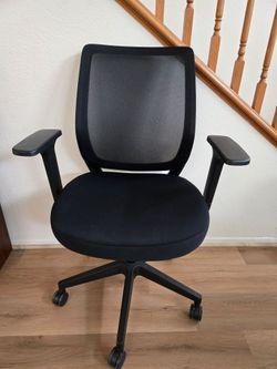 Traymore ergonomic faux chair open box 📦