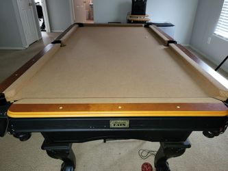 Minnesota fats 8 foot Covington pool table mdf/non slate originally $1800
