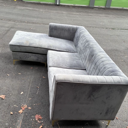 Sectional Sofa With Lots Of Throw Pillows (need Cleaning)