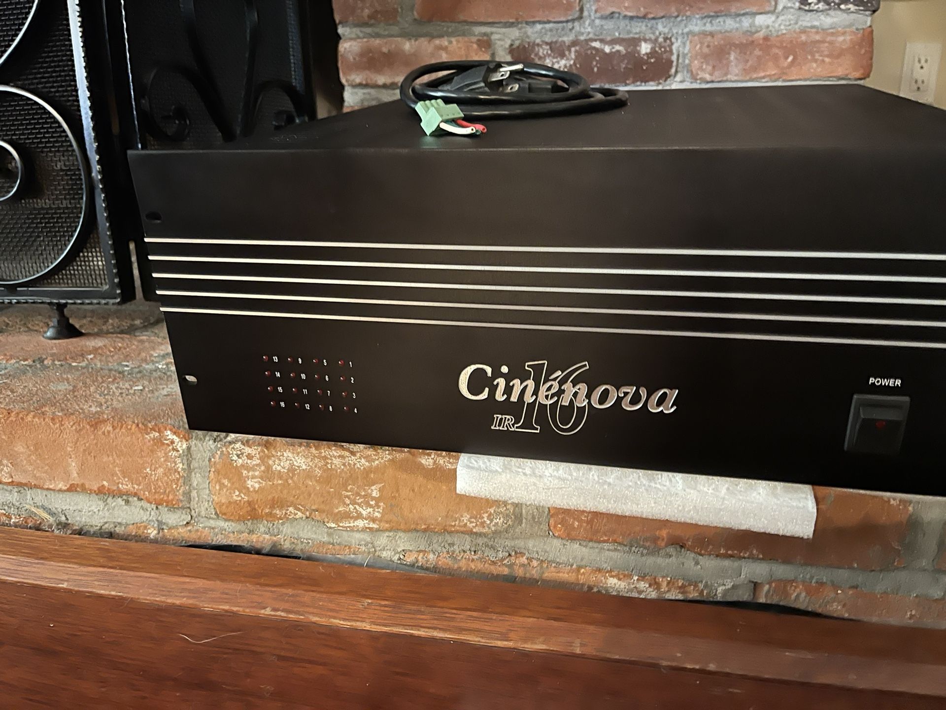 Cinenove IR 16 Amplifier