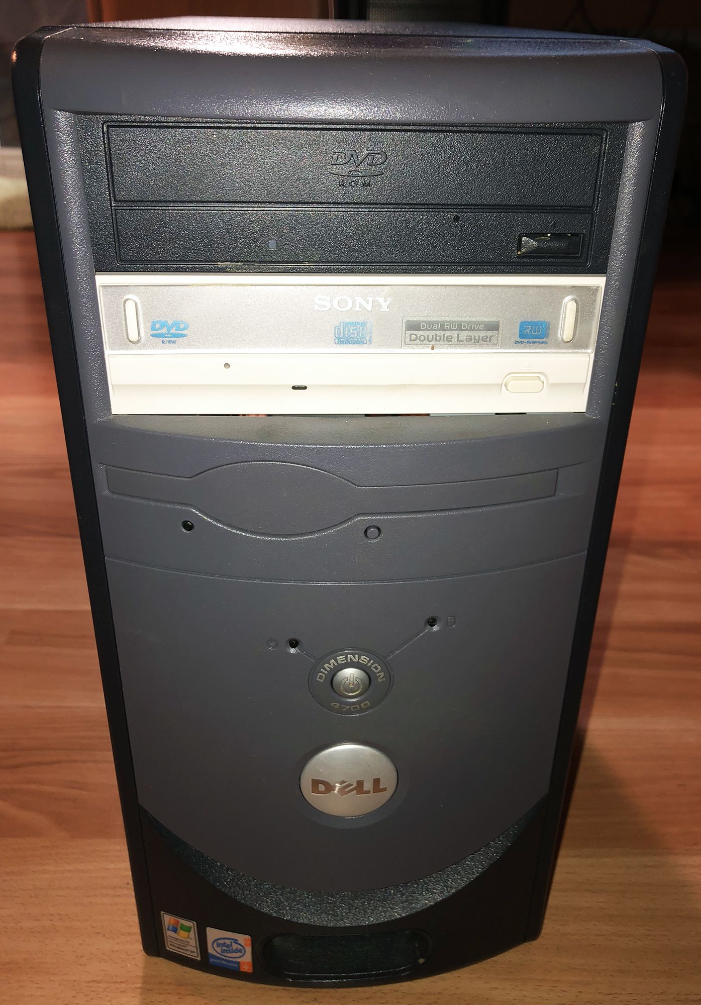 Dell Dimension 4700 PC, Intel Pentium 4, 2.8 GHz, 1GB RAM, 80GB HD