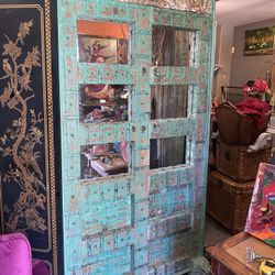 Beautiful Solid Wood Antique Mirror 