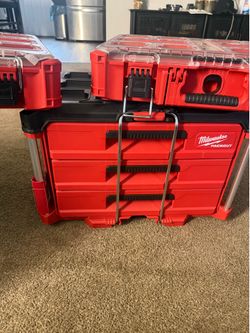 Milwaukee tools box new