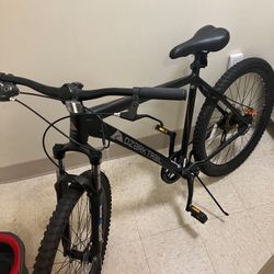 Ozark trail Bike Almost Brand New   ( Flat Tire Need Gone Immediately)