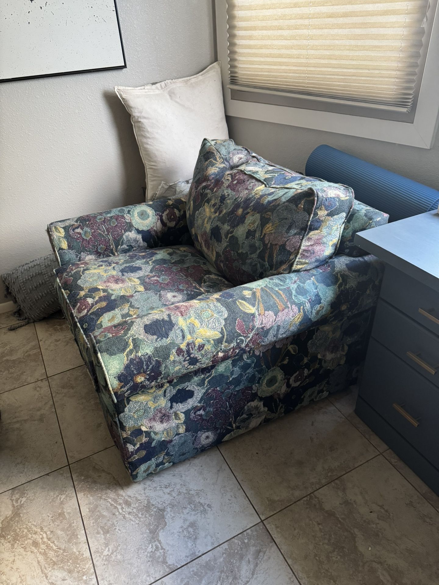 Large Vintage Style Floral La-Z-Boy Chair