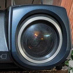 HC6000 Projector. ********( Make Me An Offer)********* Original Price: 4,999