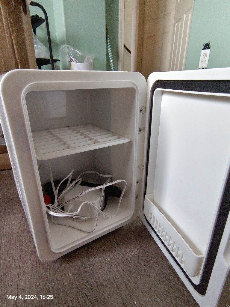 Brand New Mini Fridge For Bedroom With Cool And Warm Features