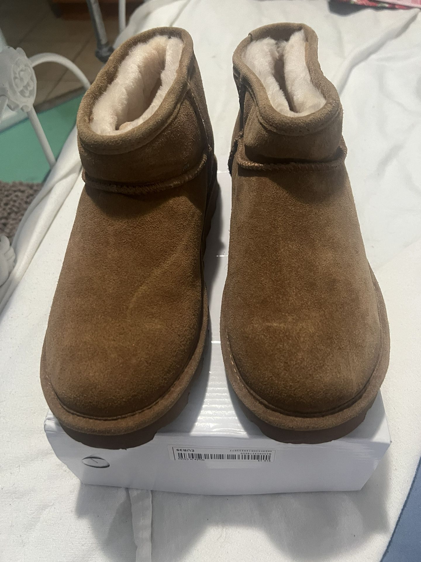 Women’s Bearpaw  Leather Booties So 10