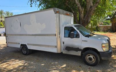 2008 Ford E-350 Super Duty Box Truck w/ Lift Gate – Ready to Work!