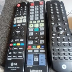 Son Controles Para Fire Stick  Y Television  Y Blu Ray  En Buenas Condiciones @ $10 C/U