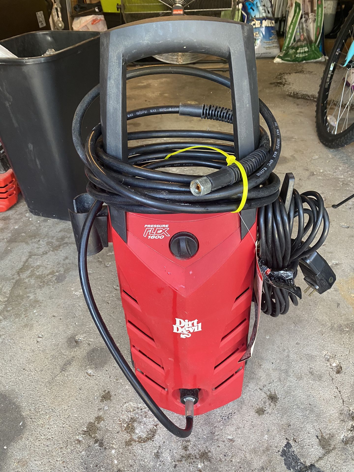 Dirt Devil pressure washer