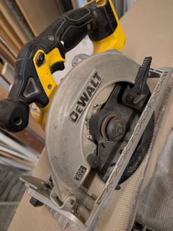 DeWalt circular saw 20v