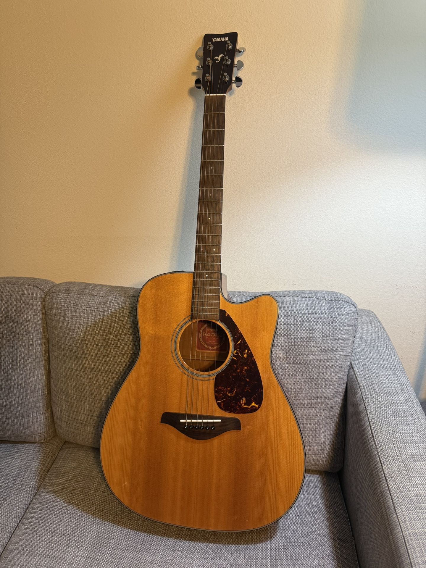 Yamaha FGX700SC Acoustic Guitar
