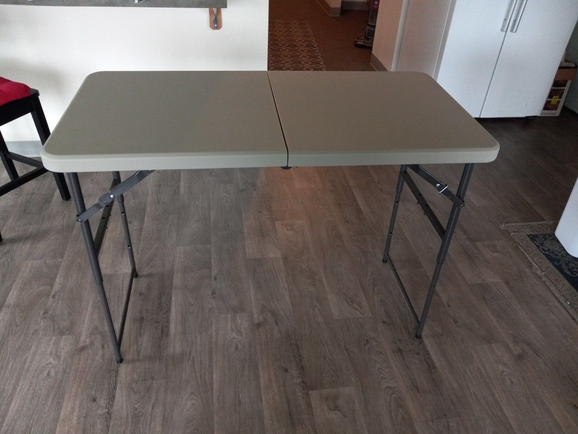 1× Sudden Solutions 24"×48"Indoor Outdoor Plastic Fold-up Adjustable Tables