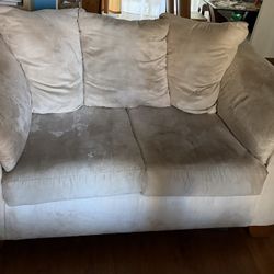 Darcy Love Seat