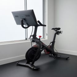 2019 Peloton Bike Works Well 201-500 Rides - CA, USA