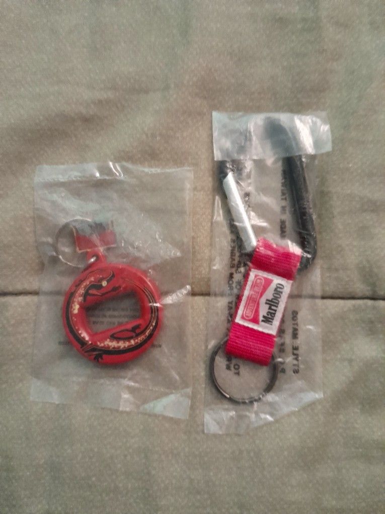 VINTAGE MARLBORO KEY RINGS