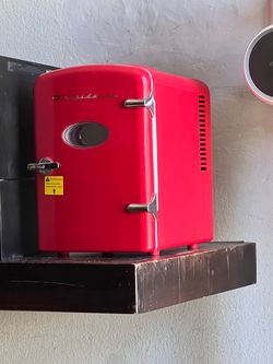Lil fridge for sodas and much more