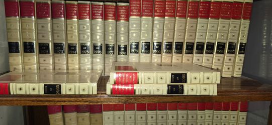 Standard Reference Encyclopedia Yearbook Collection