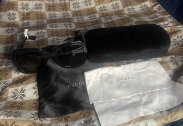 Gucci Glasses Black Black Gray