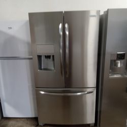 25 Cubic Foot Frigidaire Gallery Bottom Freezer Pull Out French Door Price To Sell