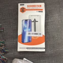 iPhone 16 Pro Max Screen Protector & Case