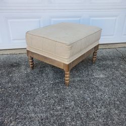 Ottoman by Pasha Furniture 