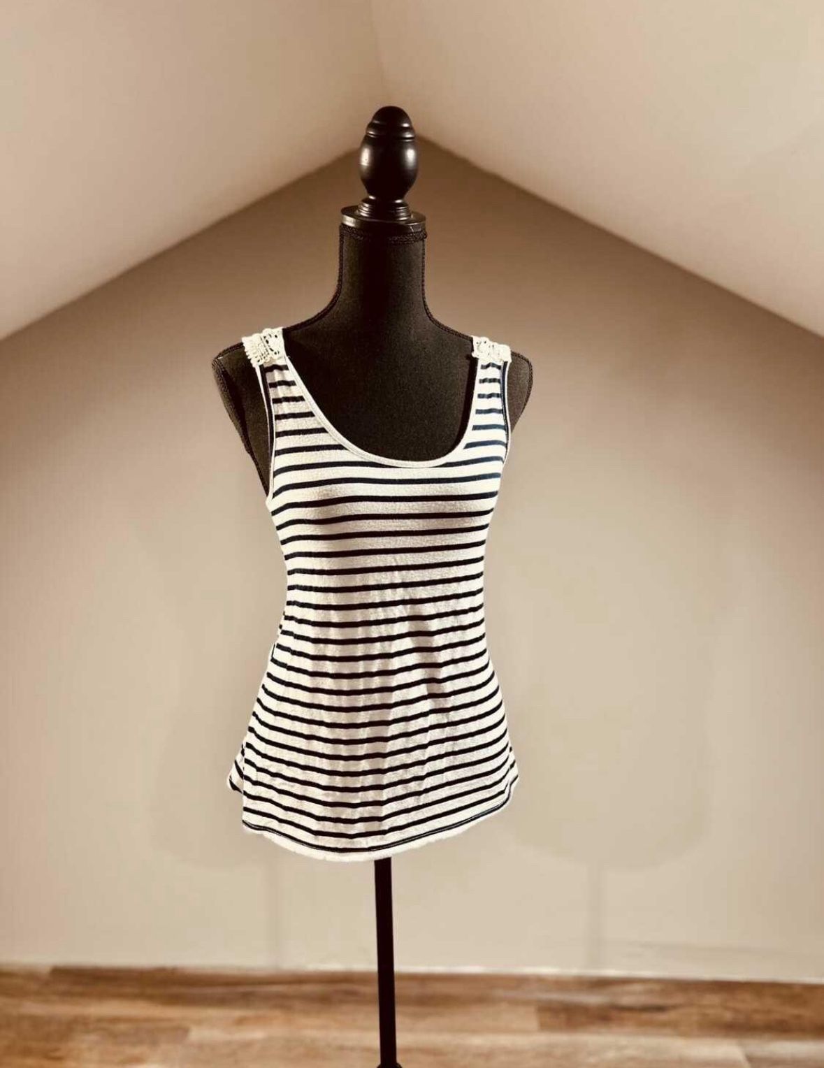 Small Navy Blue & White Lace Tank