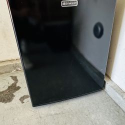 Mini fridge