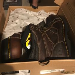 Dr marten boots steal toe